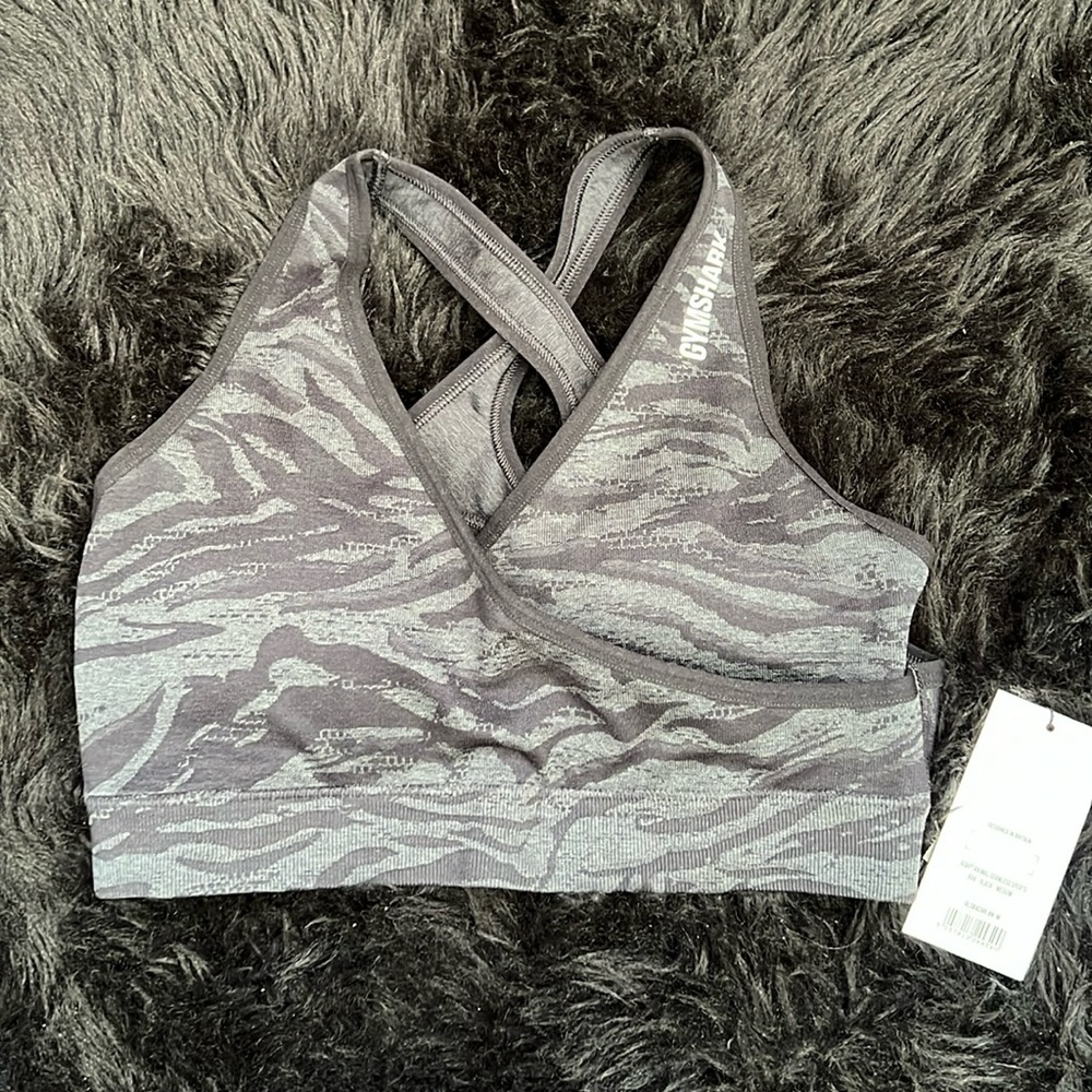 Gynshark Women’s Seamless Adapt Animal Print Sports Bra Black